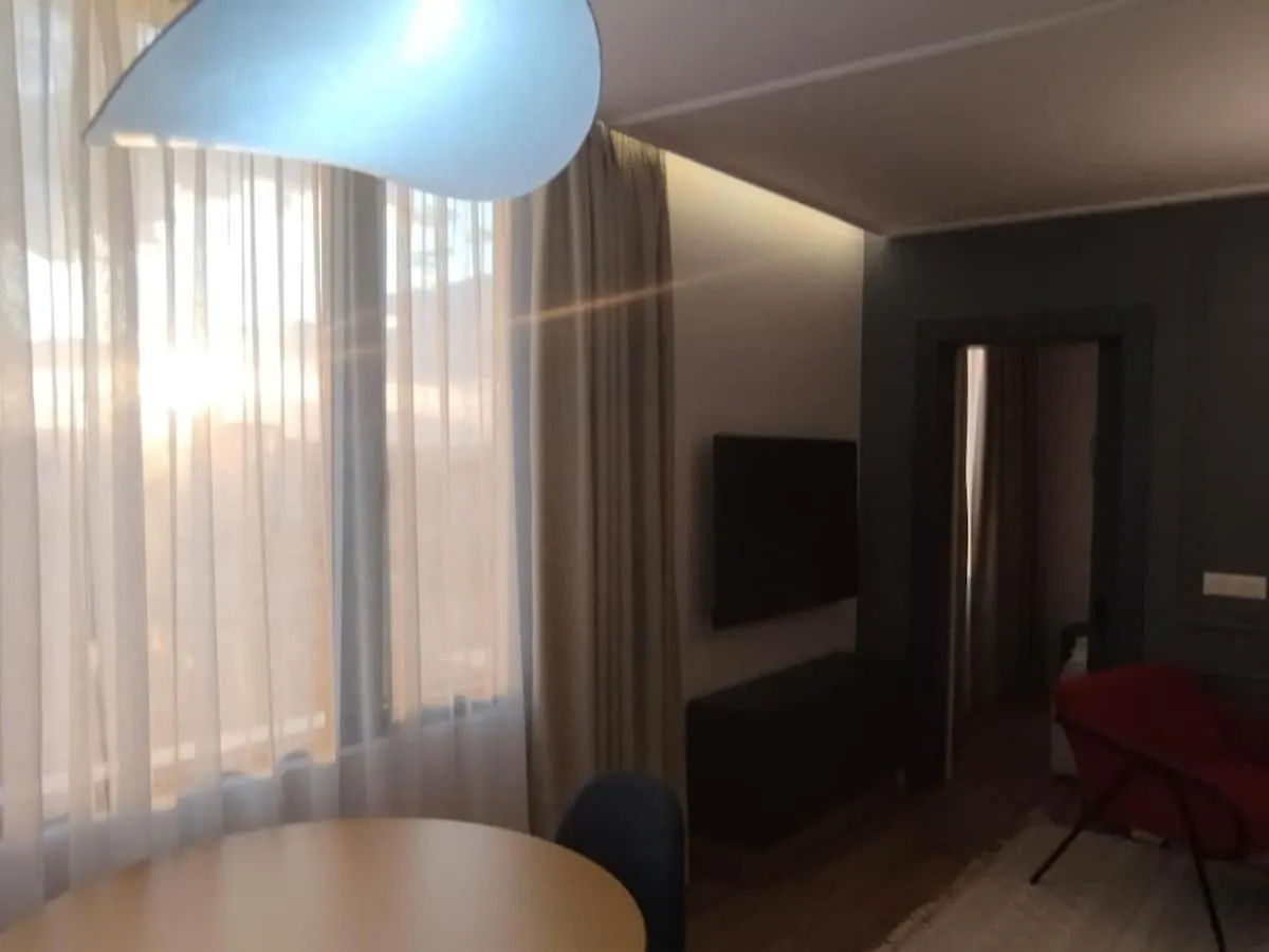 La'Voglia Apartment ティラナ